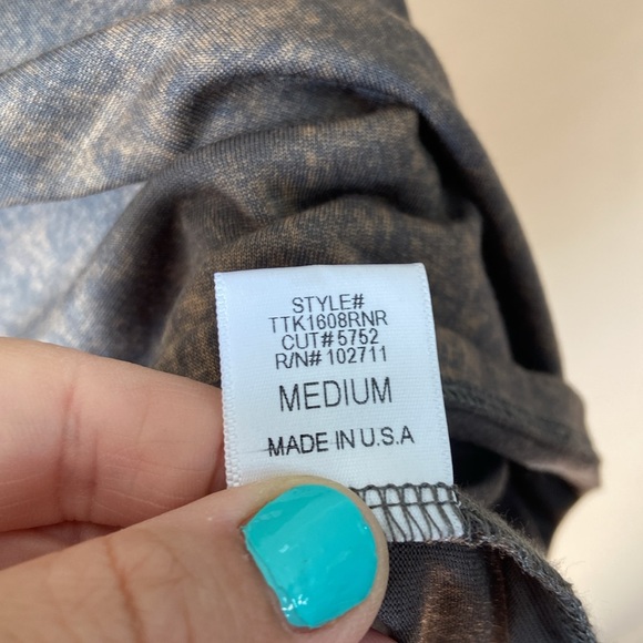 New Harlow & Graham Grey Tan Tie Dye Tee Shirt Medium Short Sleeve Casual Cutout - Picture 5 of 6